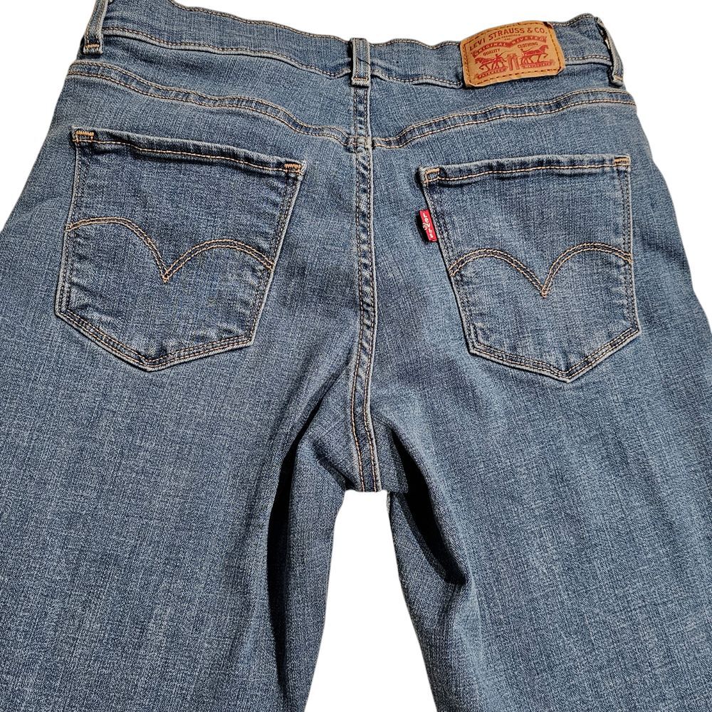 Levi's Women's Classic Bermuda‎ Shorts Cuffed Hem Denim Size 26 - Picture 4 of 14
